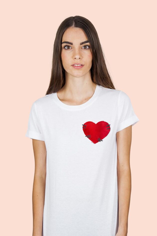 Camiseta mujer blanca corazón satinado