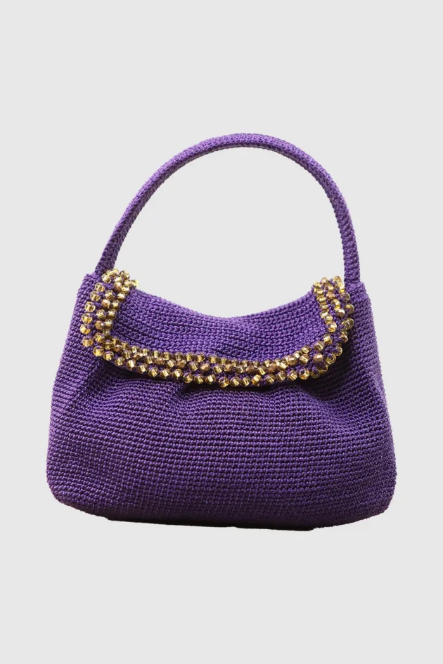 Bolso morado tejido a mano con pedrería amarilla