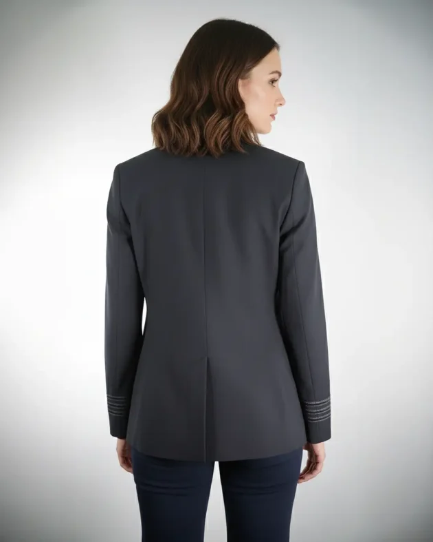 Chaqueta negra manga larga
