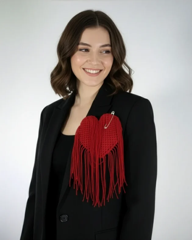 Prendedor Corazón tejido grande