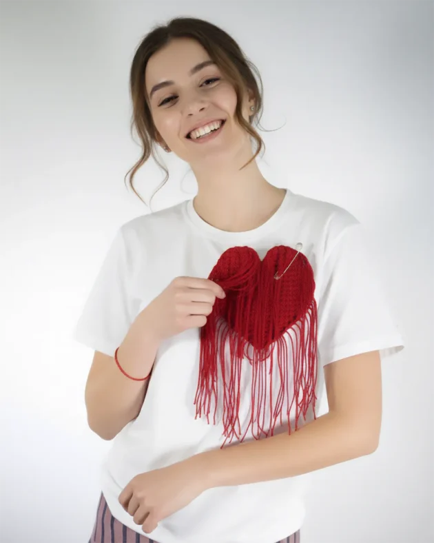 Prendedor Corazón tejido grande